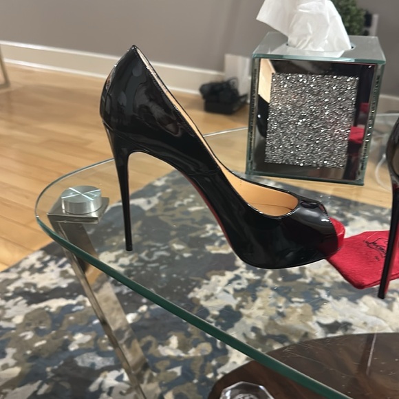 NEVER BEEN WORN CHRISTIAN LOUBUOUTIN PRIVE NEUVE no longer for sale - Picture 5 of 6